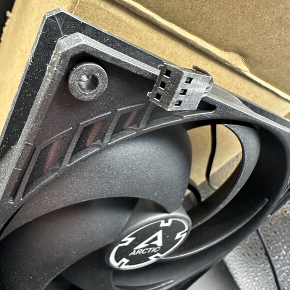 Arctic P14 Value Pack 140mm Computer Case Fans 5-Pack Black 3-Pin Connector - Picture 2 of 10